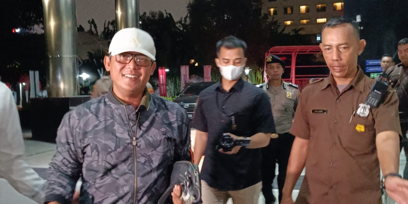 OTT Bupati Lampung Tengah: KPK Amankan Uang Tunai dan Logam Mulia sebagai Barang Bukti