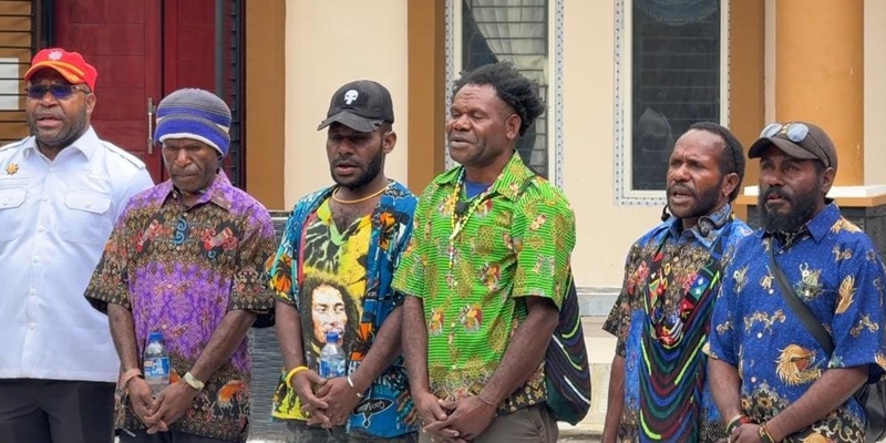 Lima Pentolan KKB Intan Jaya Tobat, Berikrar Kembali ke NKRI