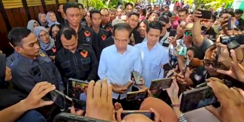 Jokowi Bantah Pertemuan dengan Eggi-Damai Lubis By Design