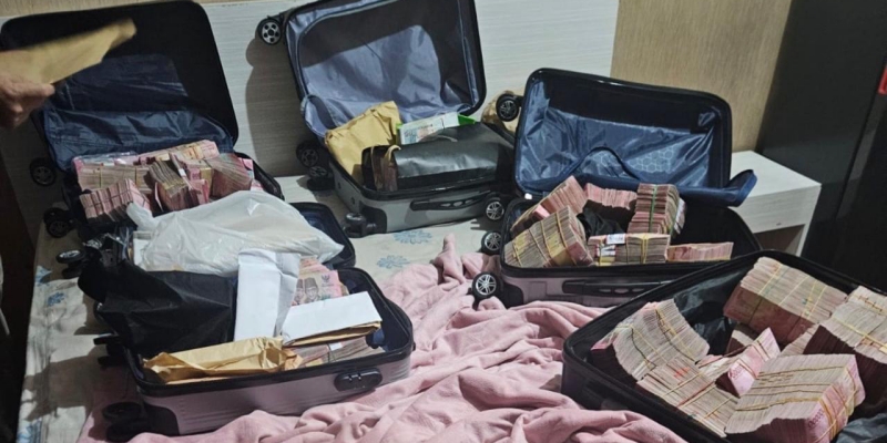 KPK Angkut 5 Koper Berisi Rp5 Miliar dari Rumah Pihak Tersandung Suap Bea Cukai