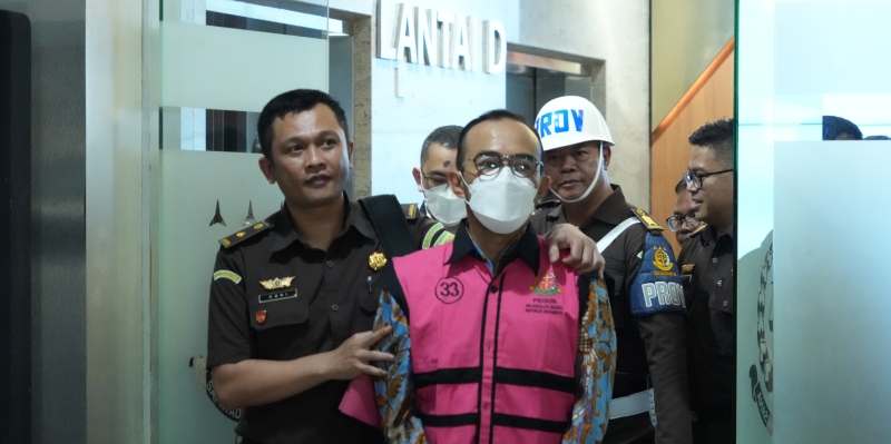 Riva Siahaan dan Dua Terdakwa Korupsi Minyak Dituntut 14 Tahun Penjara