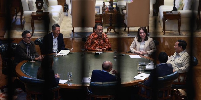 Prabowo Diskusi 6 Jam Bareng Jurnalis dan Pengamat di Hambalang