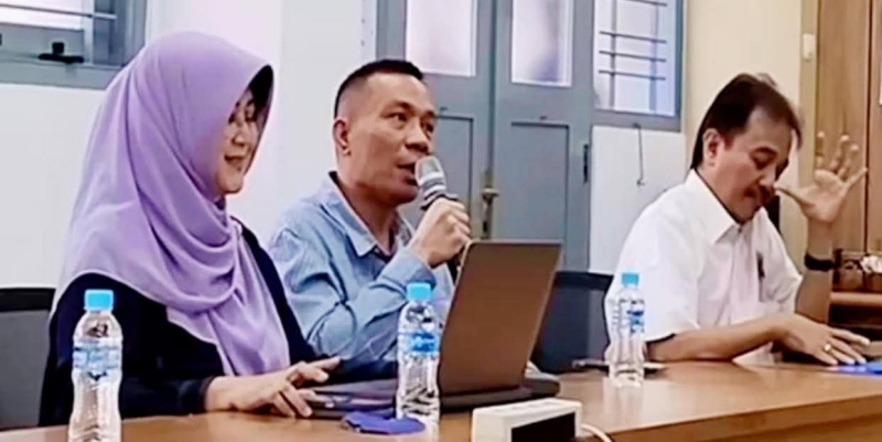 Ketika Dokter Tifa Bareng Rismon dan Roy Suryo Meyakini Skripsi Jokowi Palsu