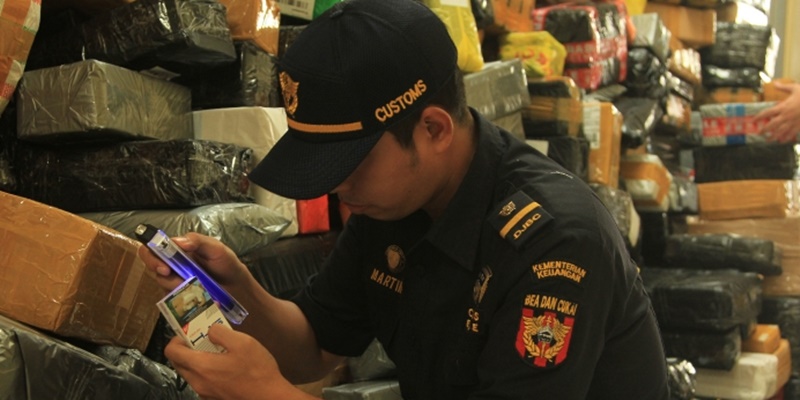 Gudang Ratusan Juta Rokok Ilegal Digerebek, PB HMI Minta Tersangka Diumumkan