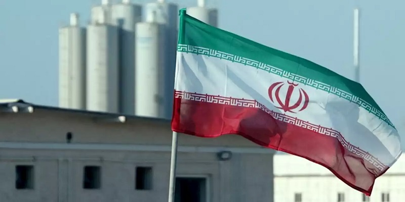 Iran di Bawah Bendera Revolusi
