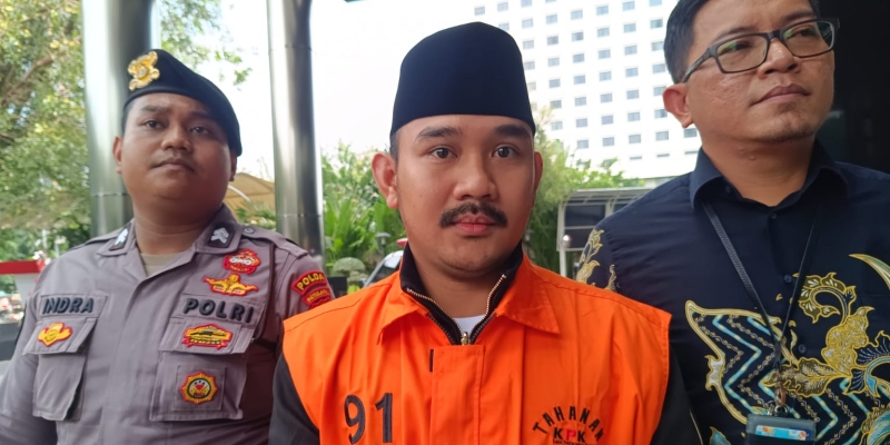 Sarjan Kasih Rp1 Miliar untuk Ongkos Umrah Bupati Bekasi Ade Kuswara