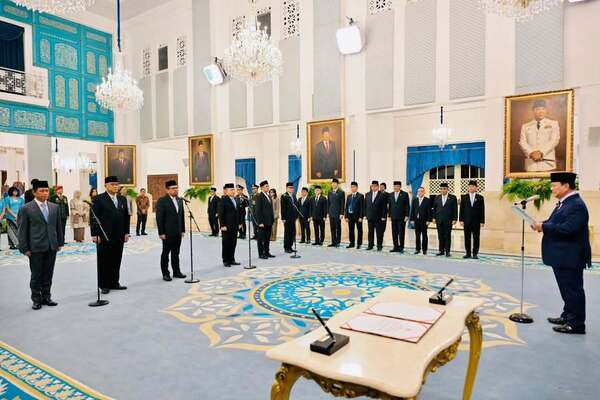 6 Pejabat yang Dilantik Prabowo dalam Reshuffle Kabinet Hari Ini