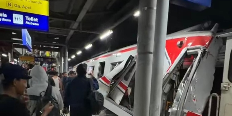 38 Orang Dirawat, 4 Tewas dalam Insiden Tabrakan KA Argo Bromo-KRL