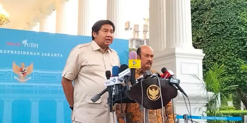 Prabowo Bahas Proyek Hunian Bantaran Rel dengan Sejumlah Menteri di Istana