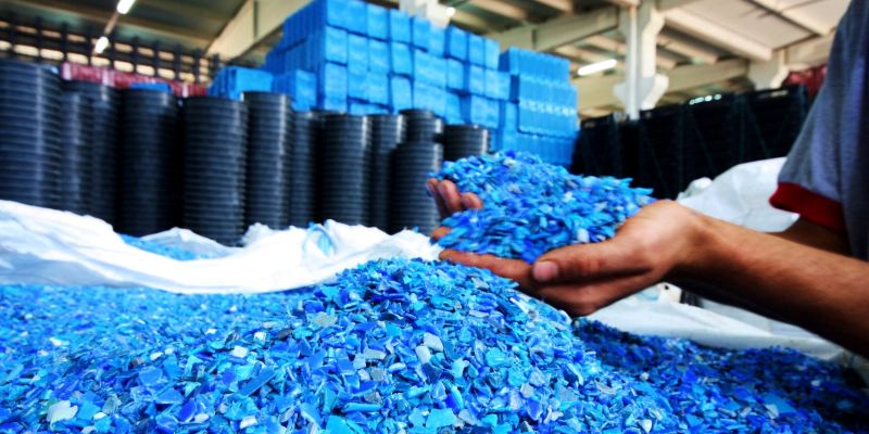 Bahan Baku Plastik Langka, Pemerintah Andalkan Alternatif Sumber Impor