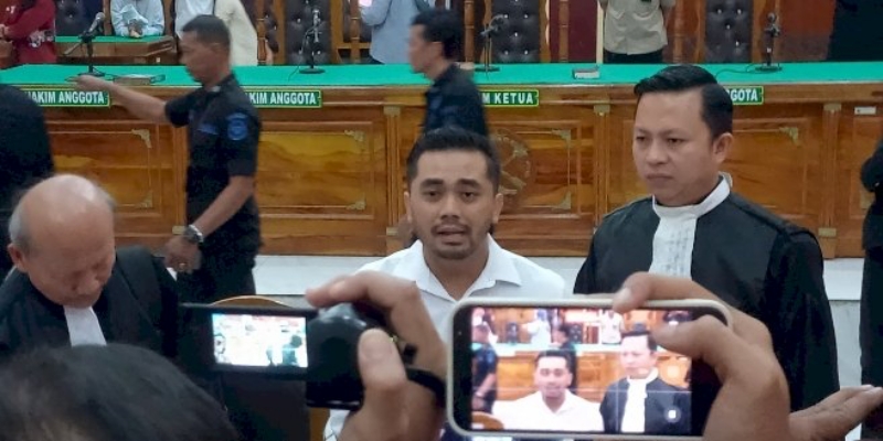 Manusia vs Mesin (Kekuasaan)