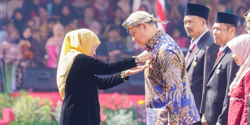 Ary Ginanjar Dianugerahi Lencana Emas Jer Basuki Mawa Beya