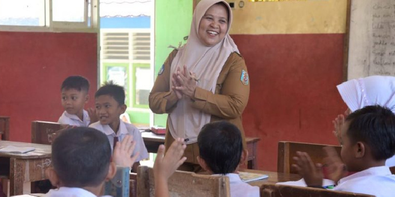 Presiden Prabowo Diminta Hapus Cluster Guru dan Satukan Jadi PNS