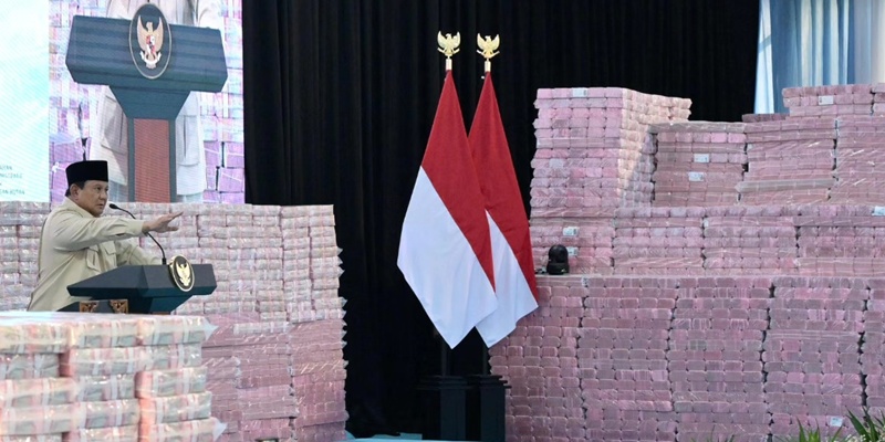 Tumpukan Uang, Tontonan dan Keadilan