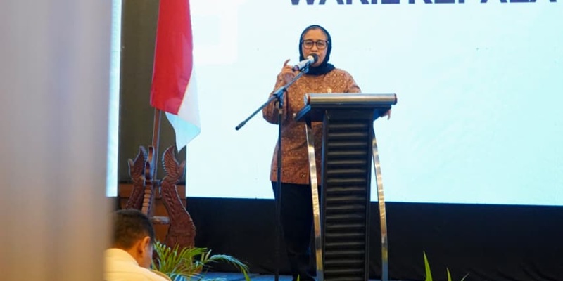 Rekam Jejak Nanik S. Deyang, dari Jurnalis Lapangan hingga Merengkuh Pucuk BGN