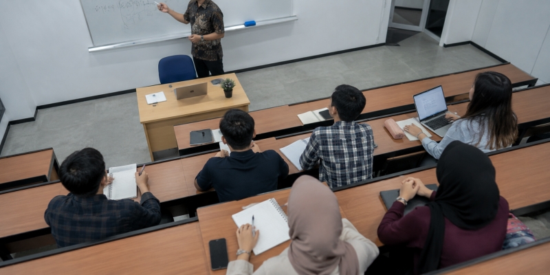Dosen Nyambi, Negara Rugi
