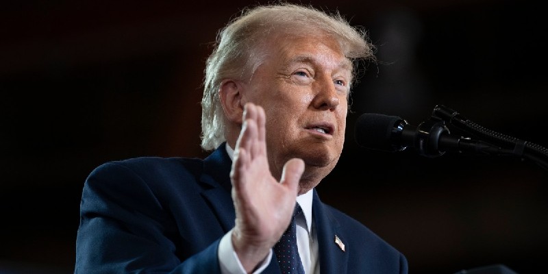 Trump Bersumpah Hancurkan Nuklir Iran dengan atau Tanpa Kese