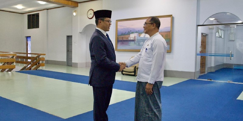Menlu Sugiono ke Myanmar, Temui Min Aung Hlaing