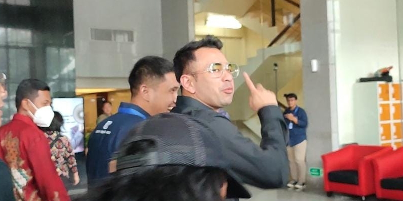 iPhone Raffi Ahmad Dikirim dari AS Tanpa Disebut dalam Dokum