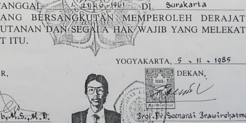 Sebelum Ditunjukkan, Rakyat Masih Yakin Ijazah Jokowi Palsu