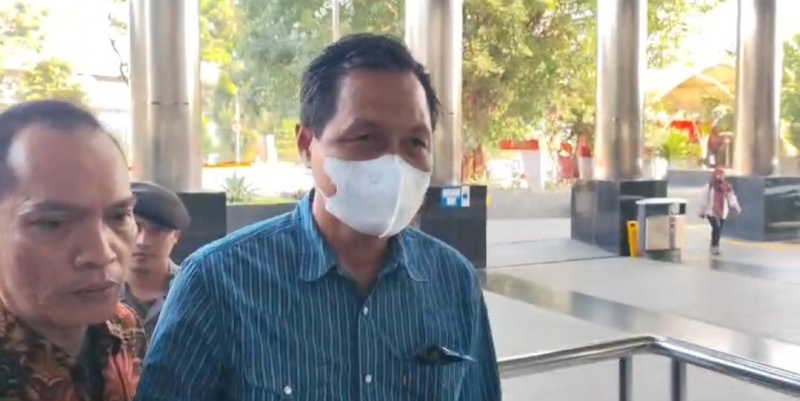 Uang Tunai dan Rekening Penampungan Hampir Rp2 Miliar Diaman