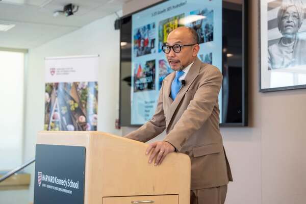 Profil Chatib Basri, Ekonom Senior yang Diisukan Gantikan Me