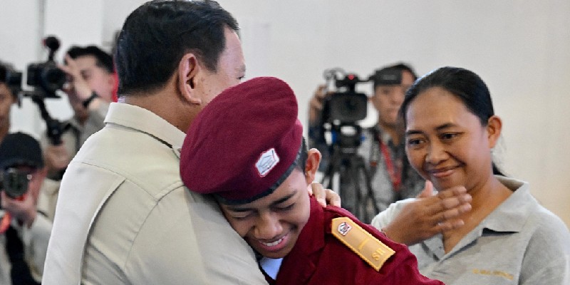 Prabowo Terharu Dengarkan Perjuangan Anak-anak Penerima Manf