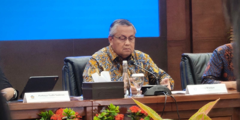 Simalakama BI Rate: Menjaga Rupiah, Kredit Usaha dan KPR Ter