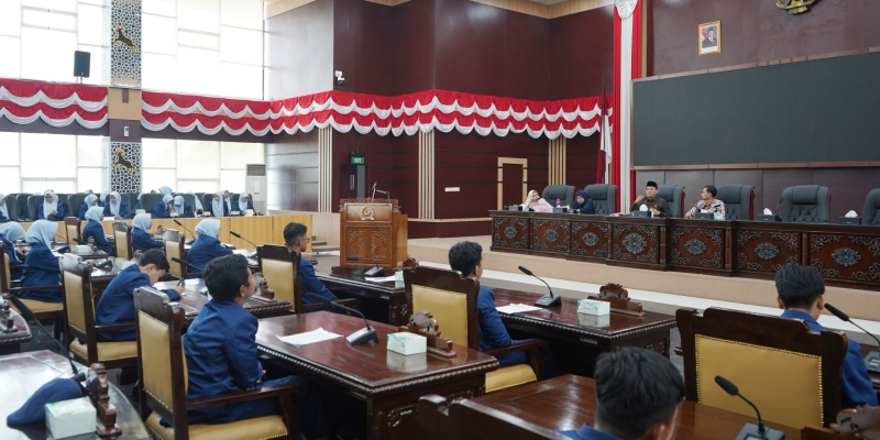 Belajar Suarakan Aspirasi, Siswa SMPIT Nurul Fikri Sambangi DPRD Kota Bogor