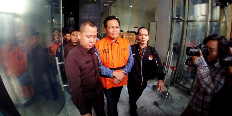 Bupati Muara Enim Edison dan Dua Orang Lainnya Resmi Pakai R