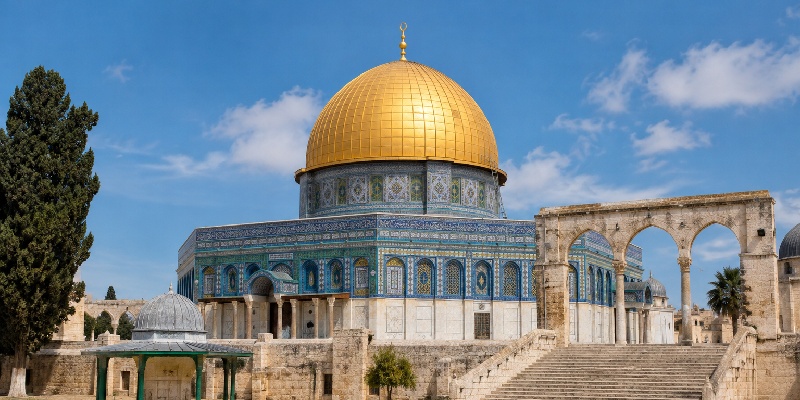 Delapan Negara Muslim Kecam Pengibaran Bendera Israel di Masjid Al-Aqsa