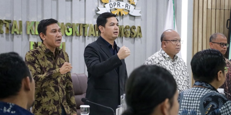 Pelemahan Rupiah Berlarut Ancaman bagi Sektor Riil dan Perbankan
