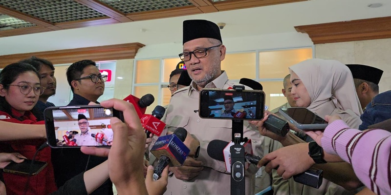 Kemenhaj Bakal Akreditasi Seluruh Travel Haji dan Umrah Imba