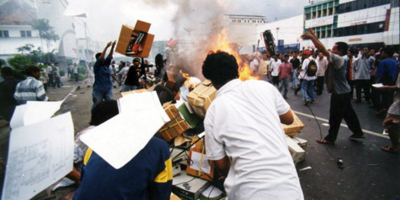 Krisis 1998 Meninggalkan Trauma Strategis