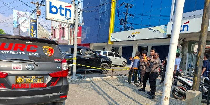 Jukir Perempuan Gagalkan Maling Duit Rp3,6 Miliar di Mobil Pajero