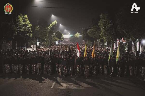 Mengenal Tradisi Mubeng Beteng di Yogyakarta, Ritual Hening Saat Malam 1 Suro