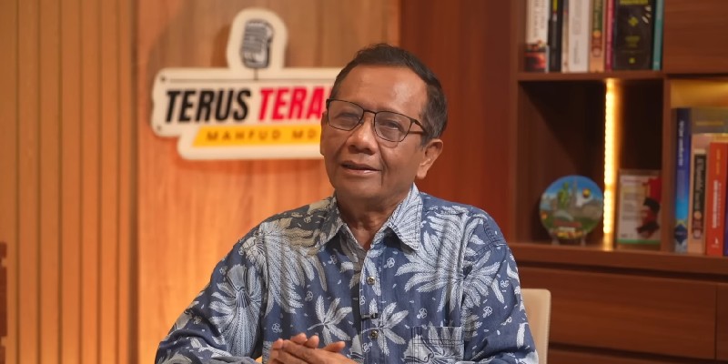 Mahfud MD Ajak Masyarakat Tetap Cintai Polri Seburuk Apa Pun Kinerjanya