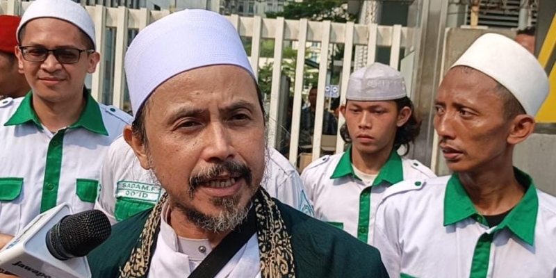 Ketua Tarbiyah FPI Jakarta Barat, Syahrul Ahadi saat menggelar aksi unjuk rasa depan Gedung Orang Tua (OT), kawasan Outer Ring Road, Cengkareng, Jakarta Barat pada Jumat, 14 Agustus 2026. (Foto: Dok. RMOL)