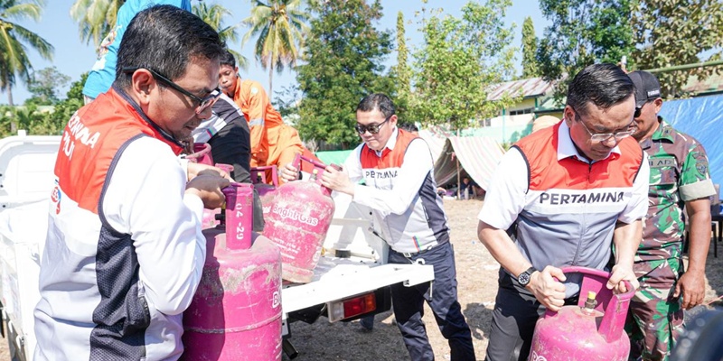 Dirut Pertamina Salurkan Bantuan