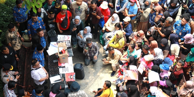 Temui Pendemo, Mensos Janji Data Desil Beres Satu Minggu