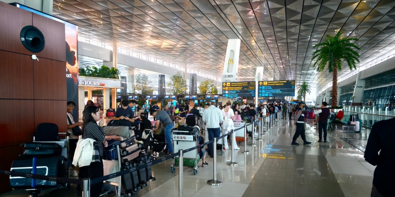 Bandara Soetta Masih Ditutup hingga 17.30 WIB