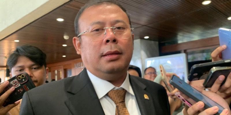 DPR Imbau Masyarakat Tak Lakukan 'Panic Buying' Imbas Abu Vulkanik