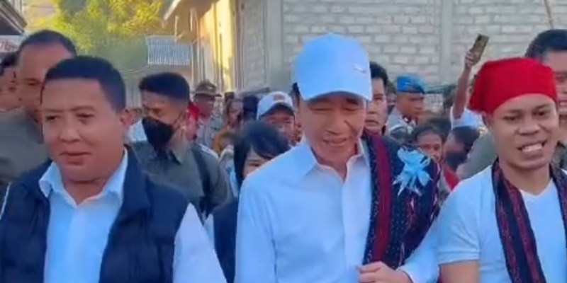 Tinjau Gereja Rusak di NTT, Jokowi: Harus Segera Diperbaiki
