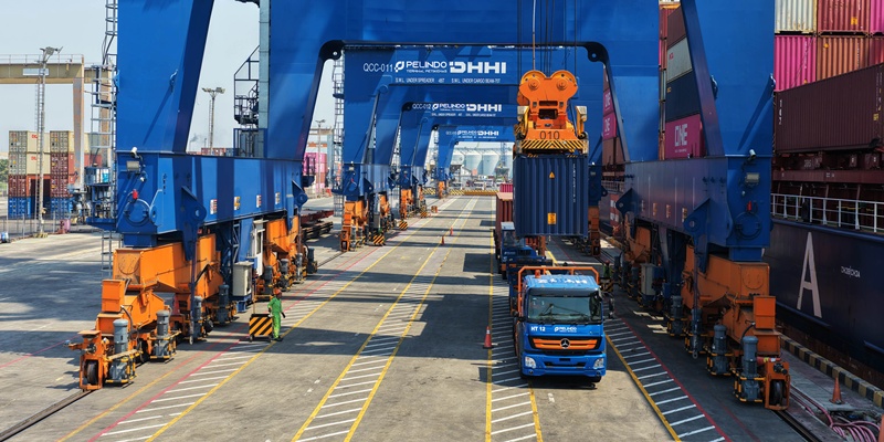 Kenaikan Kapasitas Pelabuhan Peti Kemas Perkuat Ekosistem Logistik Darat