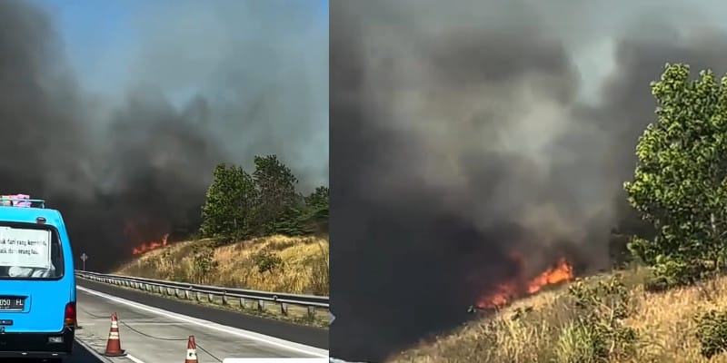Kebakaran Lahan di Tol Cisumdawu Asap Pekat Selimuti Jalan