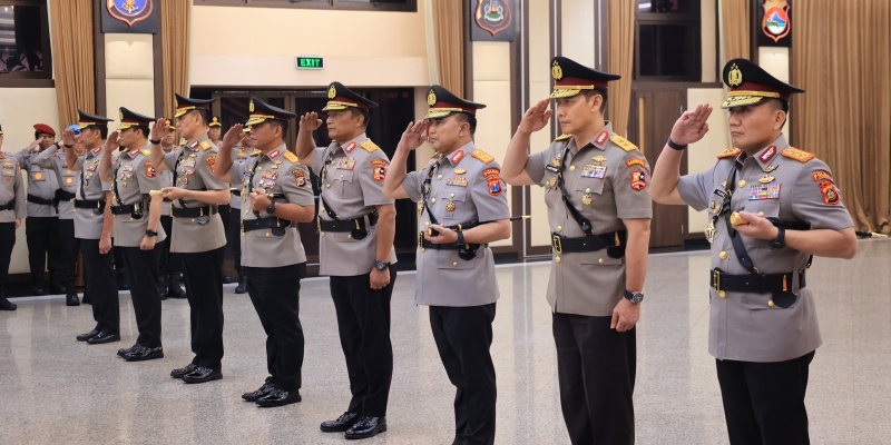 Kapolri Pimpin Sertijab di Mabes Polri, Komjen Asep Resmi Jadi Irwasum