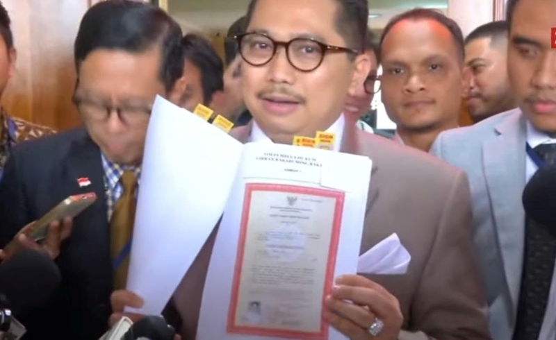 Pengacara Pamer Ijazah Gibran dari SD hingga S1