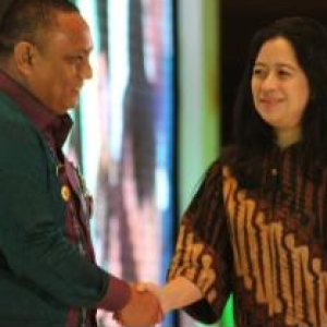 Gubernur Gorontalo Diganjar Penghargaan Ksatria Bhakti Husada