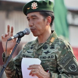 Jokowi: TNI Jangan Sakiti Rakyat