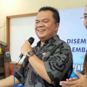 Diajak LIPI Tanam Mangrove, Politikus DPR Desak Pemerintah Lebih Giat